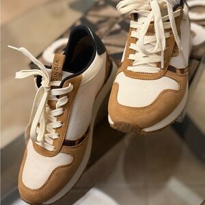 Vionic Monarch Sneakers